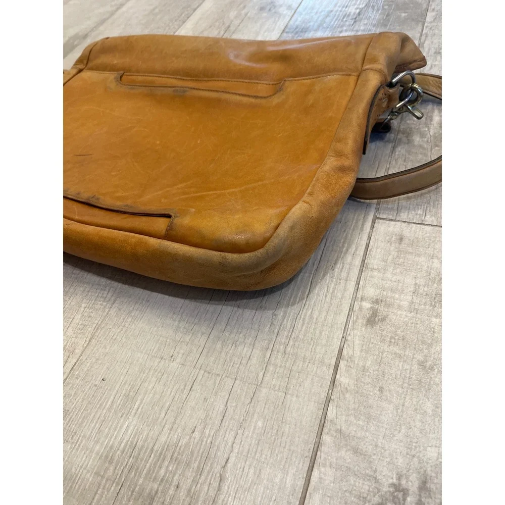 Allen Edmonds Tan Leather Messenger Bag Briefcase Crossbody 1922 Crest Logo